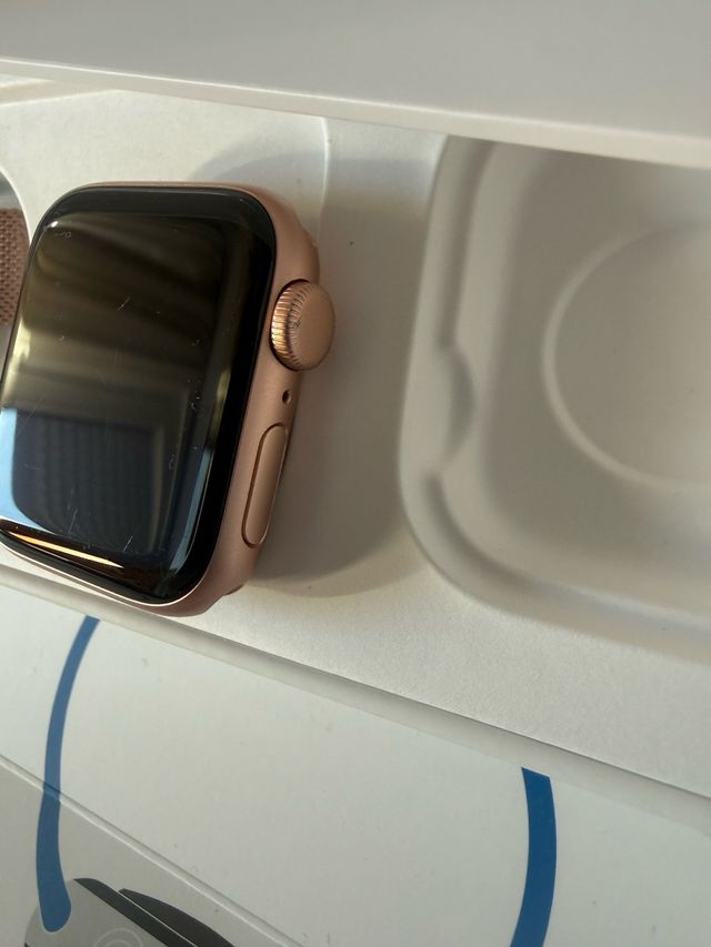 Apple Watch SE 40mm Dorado