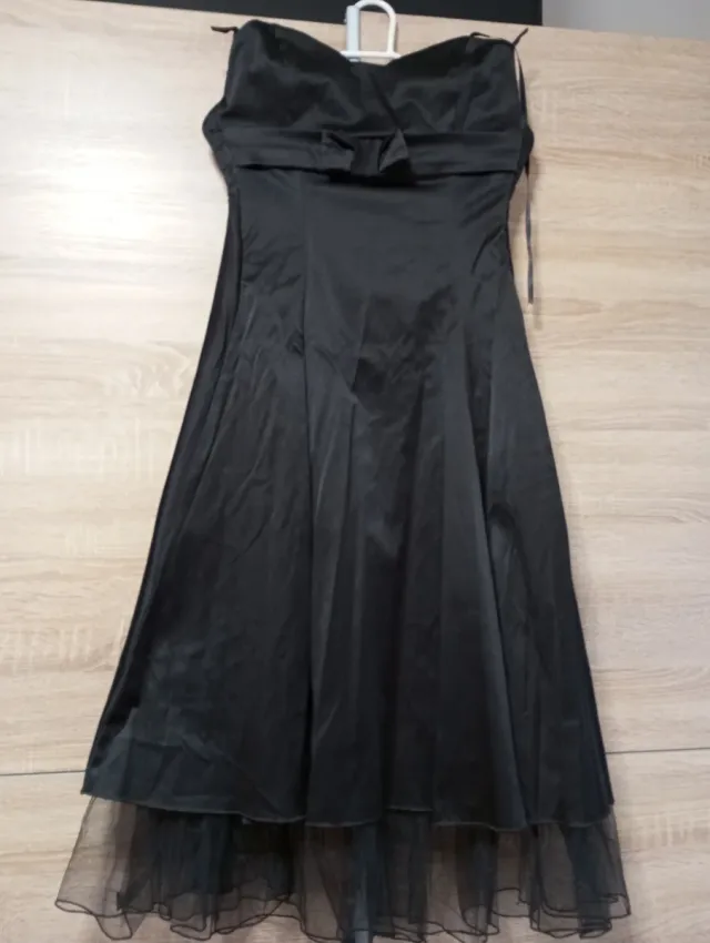 Vestido palabra de honor negro corto