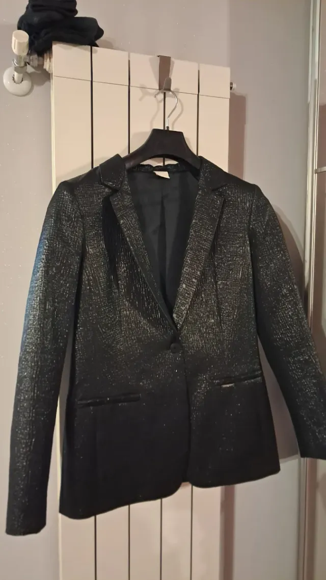 Giacca elegante nera.