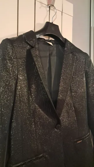 Giacca elegante nera.