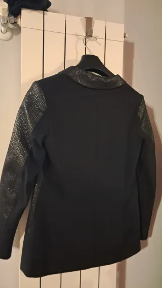 Giacca elegante nera.