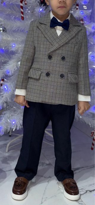 Traje de niño gris a cuadros