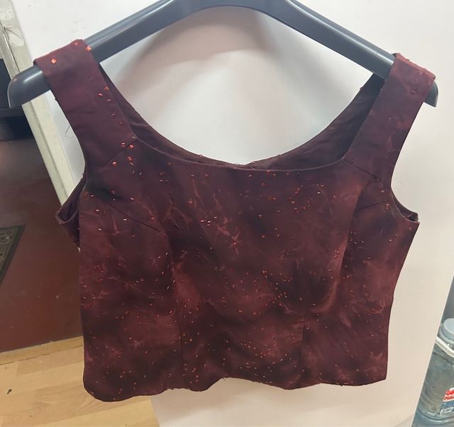 Traje de fiesta color vino, 3 piezas