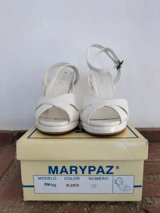 Zapatos de tacón blancos talla 37