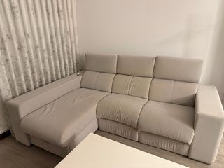 Sofá chaise longue reclinable gris con USB