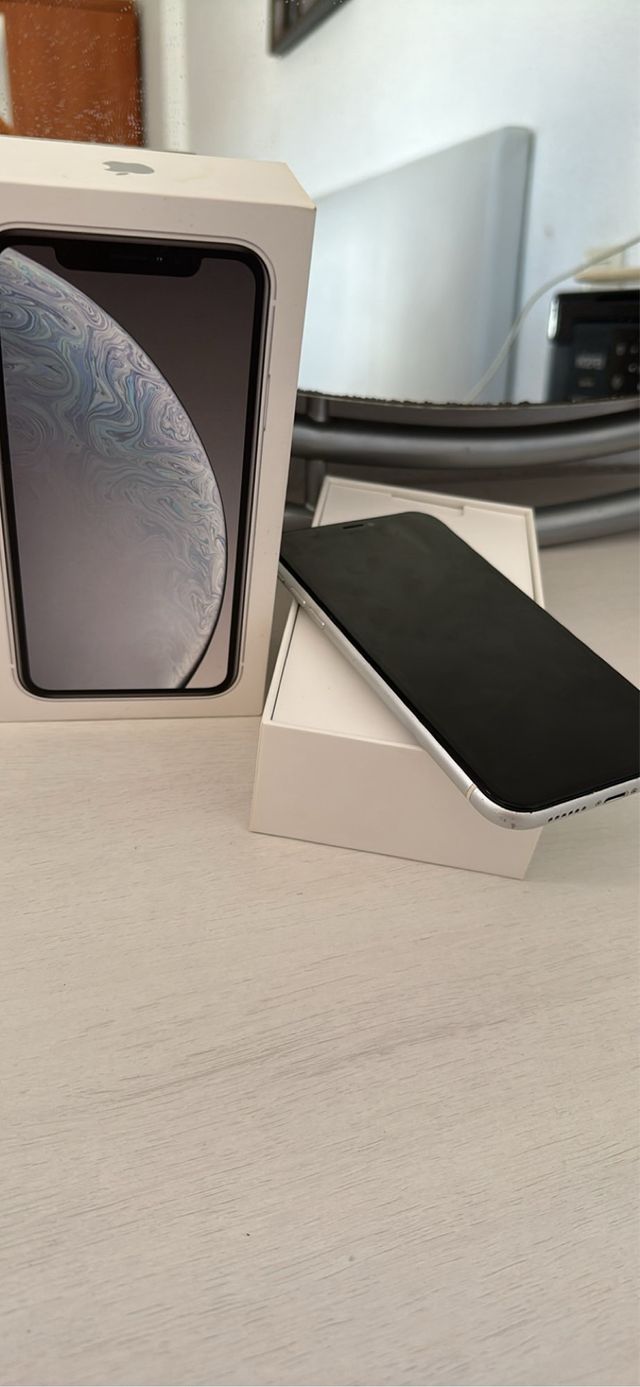 iPhone XR Apple
