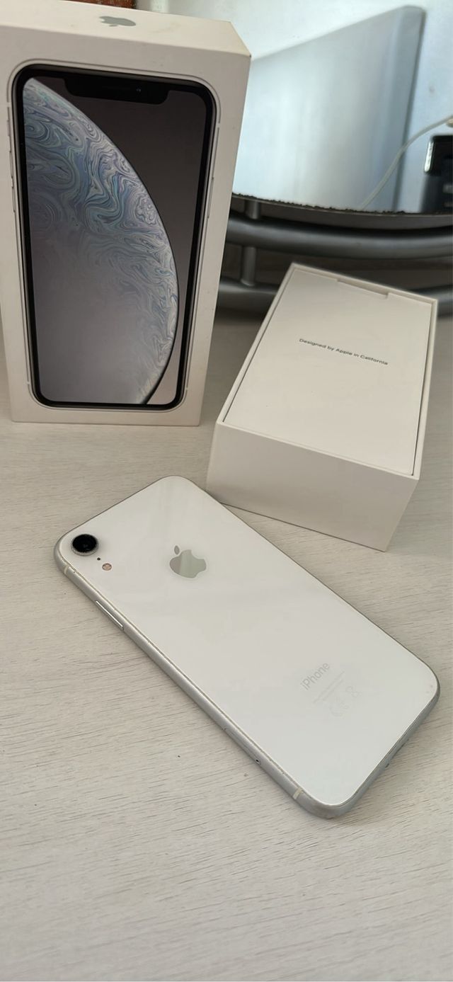 iPhone XR Apple