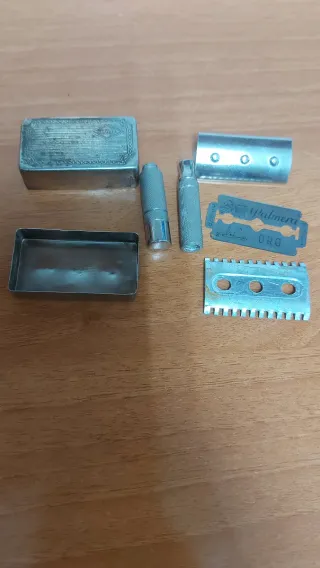 Gillette maquinilla Afeitar y Caja Metálica
