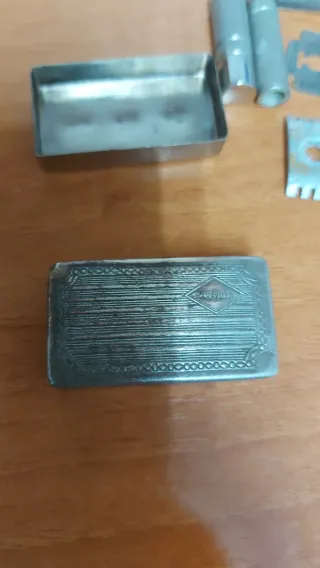 Gillette maquinilla Afeitar y Caja Metálica