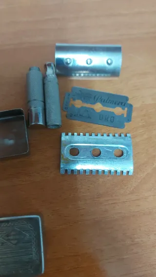 Gillette maquinilla Afeitar y Caja Metálica