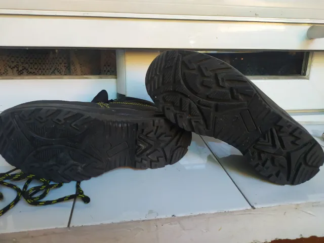 Botas de trabajo FORLI negras y amarillas