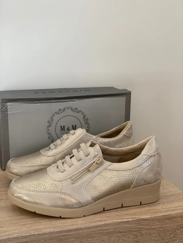 Zapatos M&M señora beige/dorado. Número 38