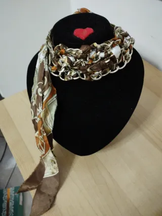 Girocollo catena argentata con foulard