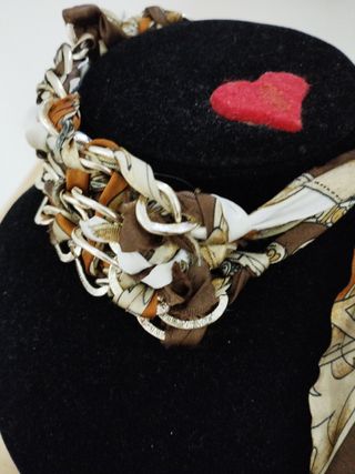 Girocollo catena argentata con foulard