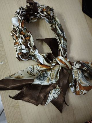 Girocollo catena argentata con foulard