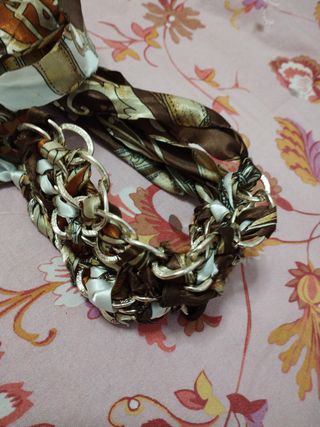 Girocollo catena argentata con foulard