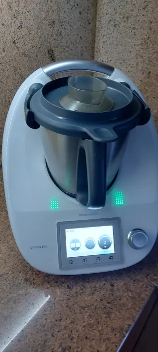 Thermomix TM5 con libros electrónicos.