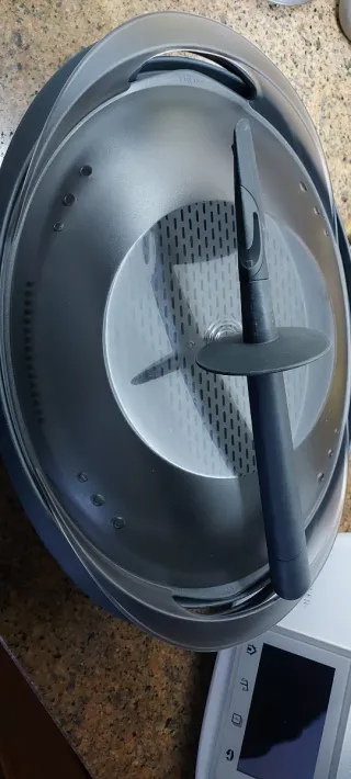 Thermomix TM5 con libros electrónicos.