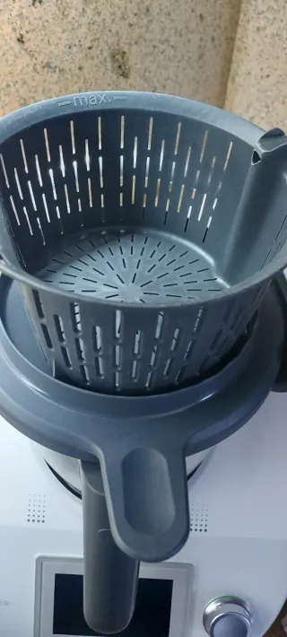 Thermomix TM5 con libros electrónicos.