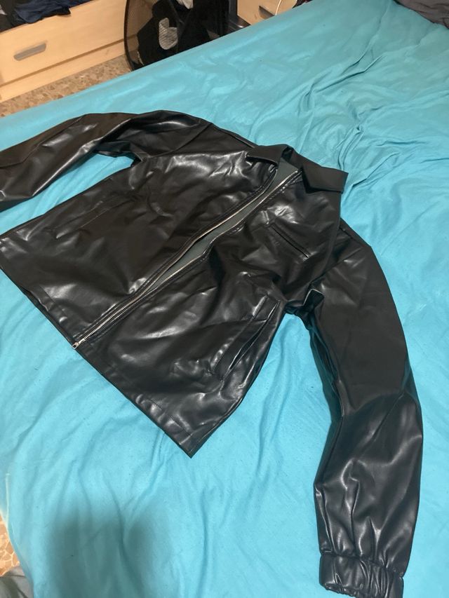 Chaqueta de cuero negra
