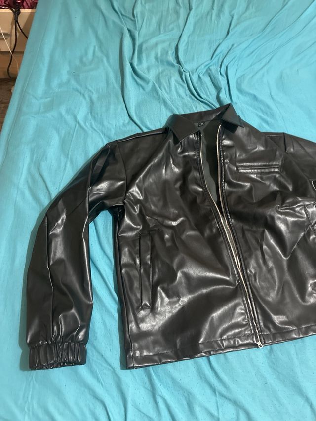 Chaqueta de cuero negra