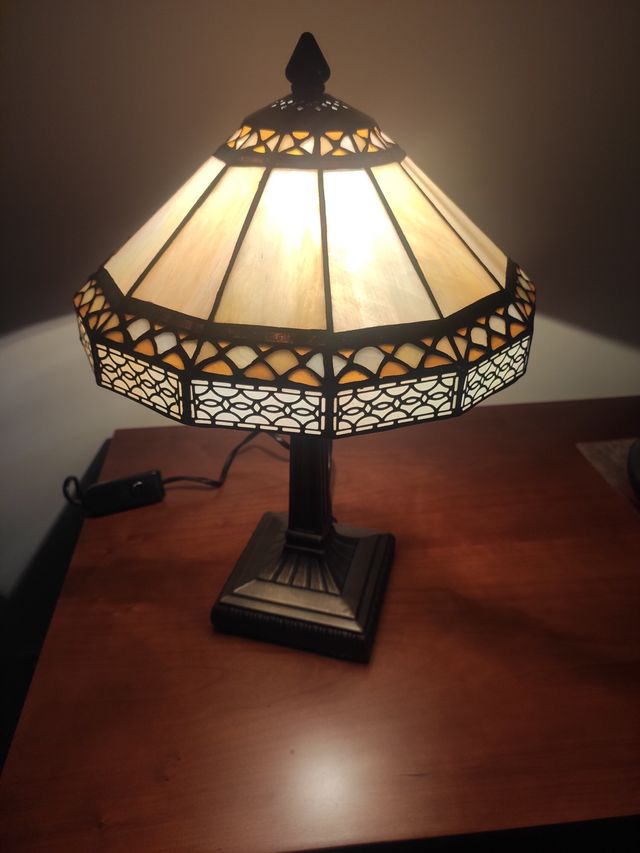 Lámpara de mesa Tiffany cristal y metal