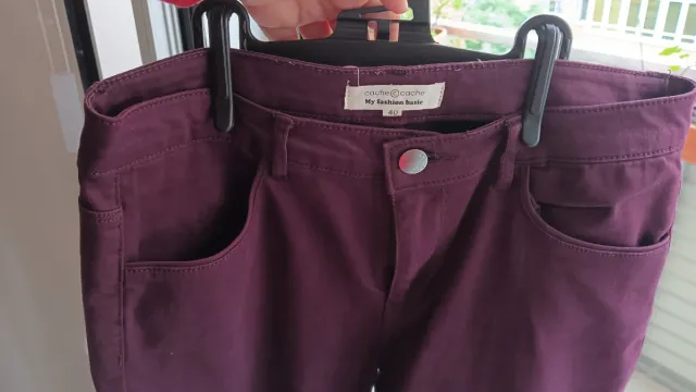 Pantalón pitillo (color berenjena)