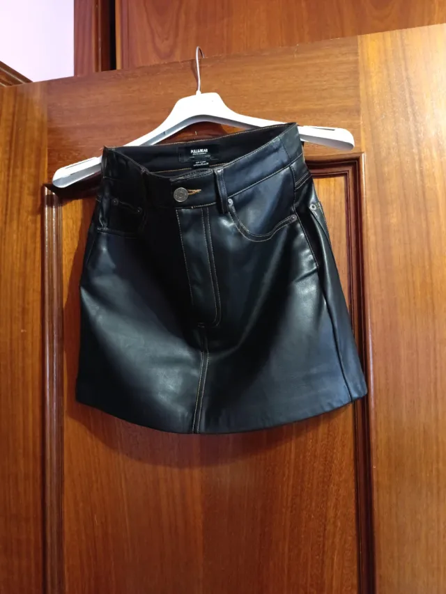 Falda mini efecto piel Pull&Bear