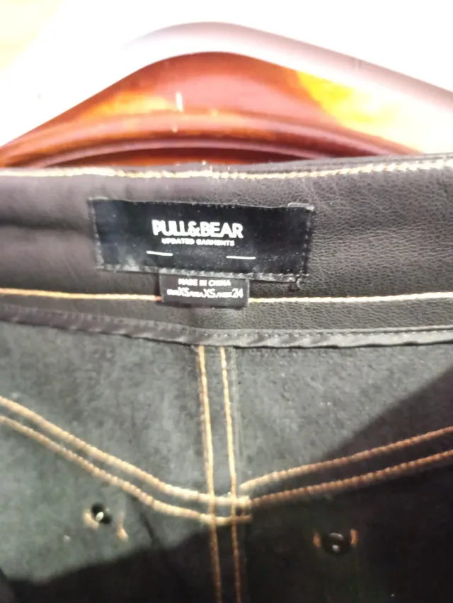 Falda mini efecto piel Pull&Bear