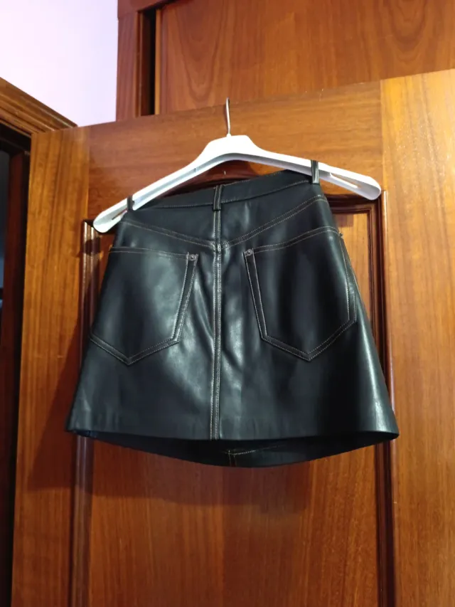 Falda mini efecto piel Pull&Bear