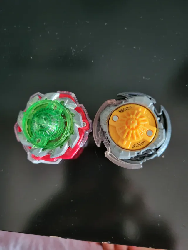 2 Peonzas Beyblade