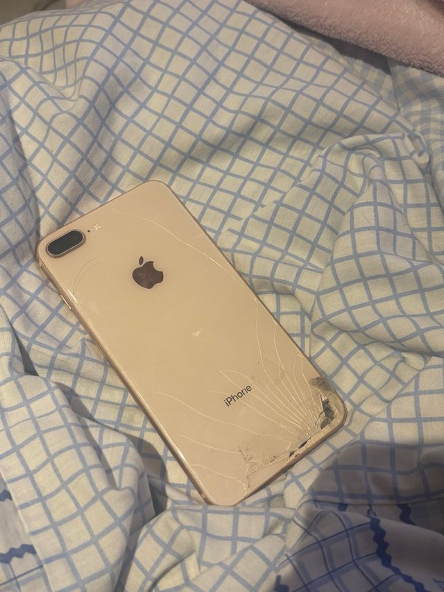 iPhone 8 Plus Dorado/Rosa