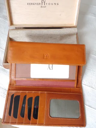 Cartera de piel Forever Young