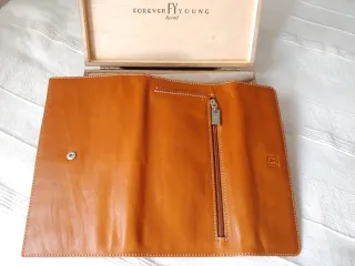 Cartera de piel Forever Young