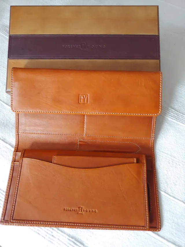 Cartera de piel Forever Young