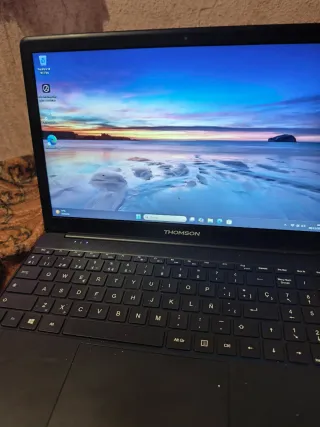 Ordenador Thompson Negro