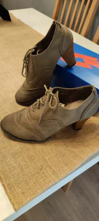 Zapatos Oxford Mujer Beige/Marrón