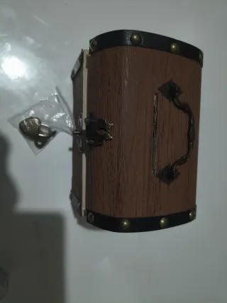 Presepe in scrigno in ceramica e legno