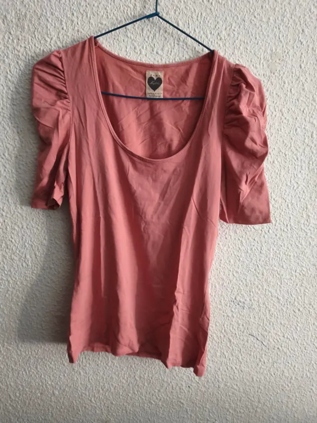 Camiseta Zara rosa manga abullonada