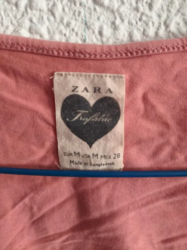 Camiseta Zara rosa manga abullonada