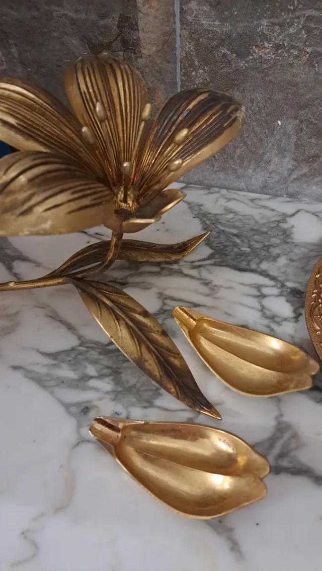 Cenicero Flor Dorado