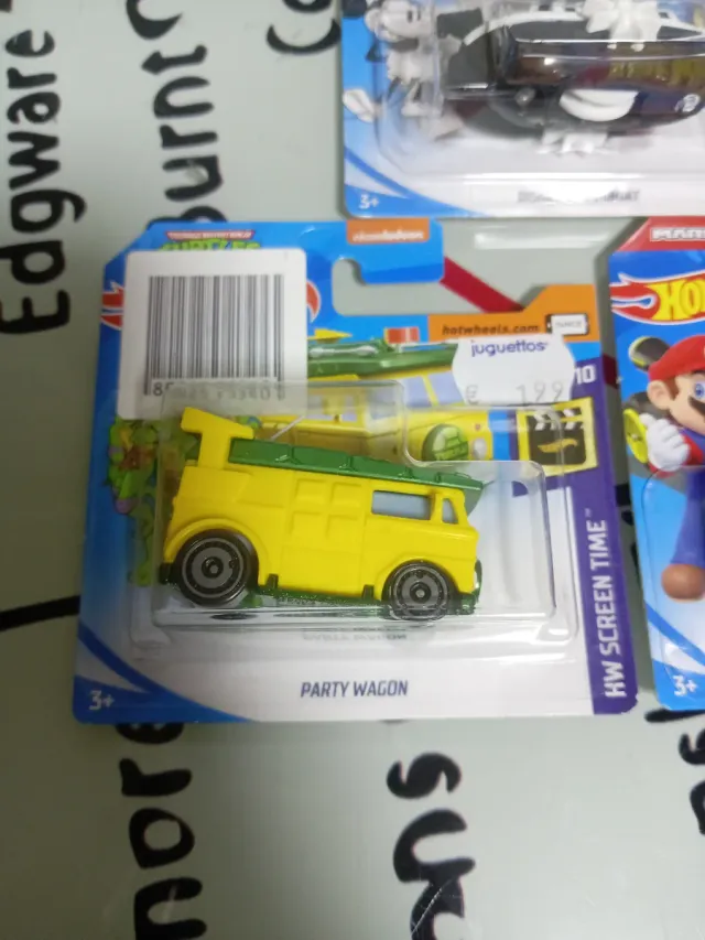Lote 3 Hot Wheels: Disney, Mario Kart, TMNT