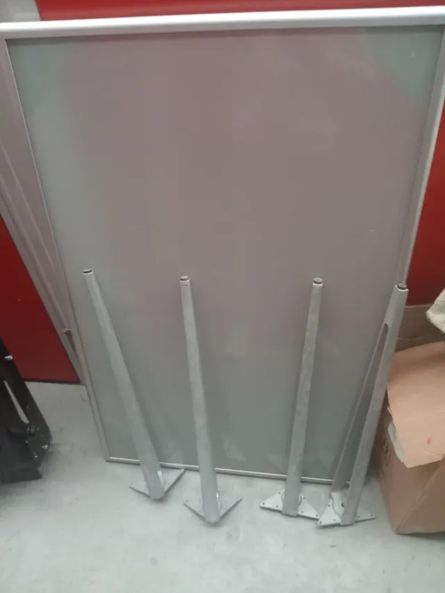 Mesa cristal metal buen estado