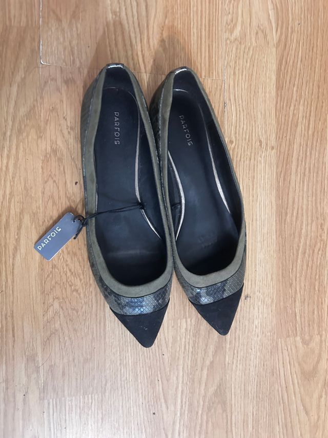 Bailarinas Parfois negras y verde oliva