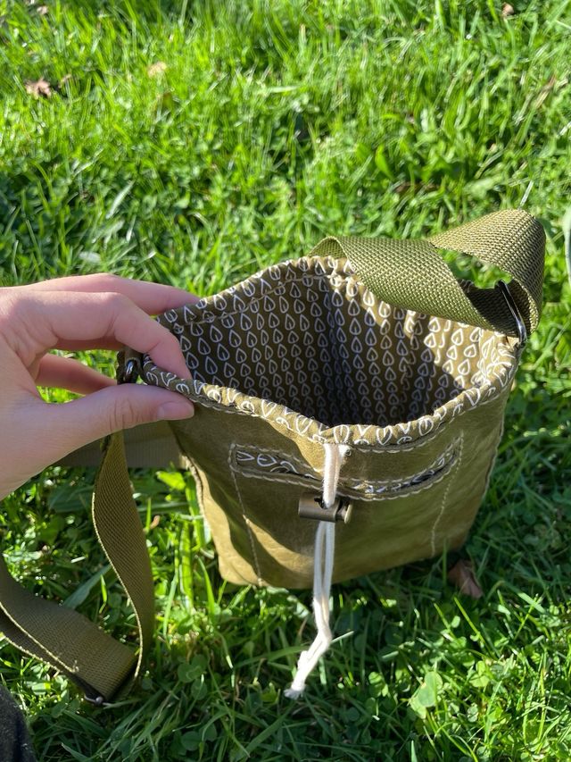 Bolso de piel verde  Estilo: Lily