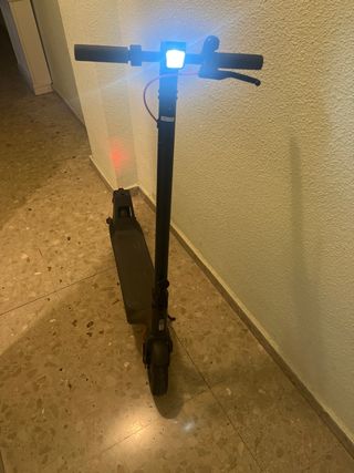 Patinete eléctrico negro