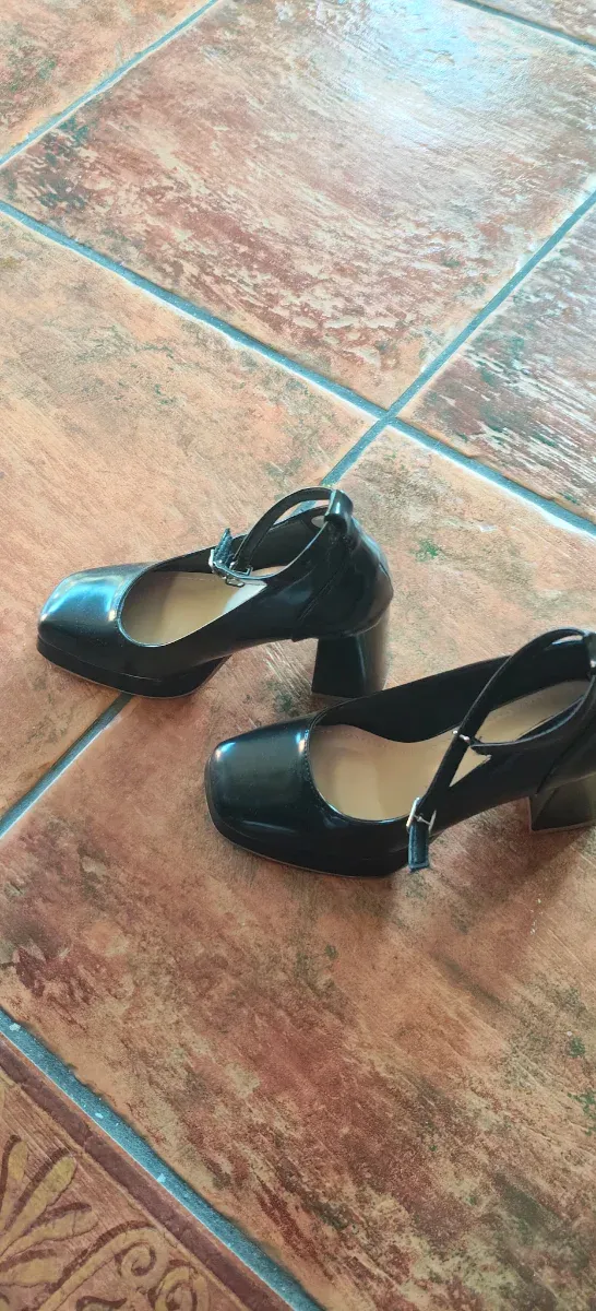 Zapatos de tacón negros