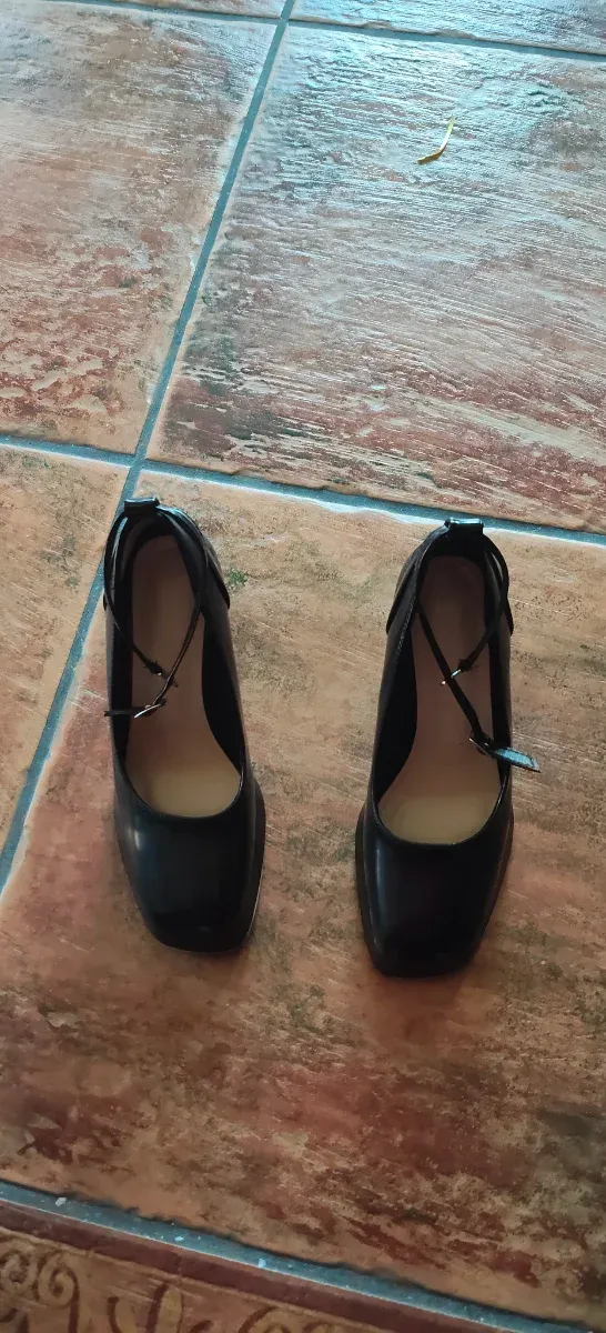 Zapatos de tacón negros
