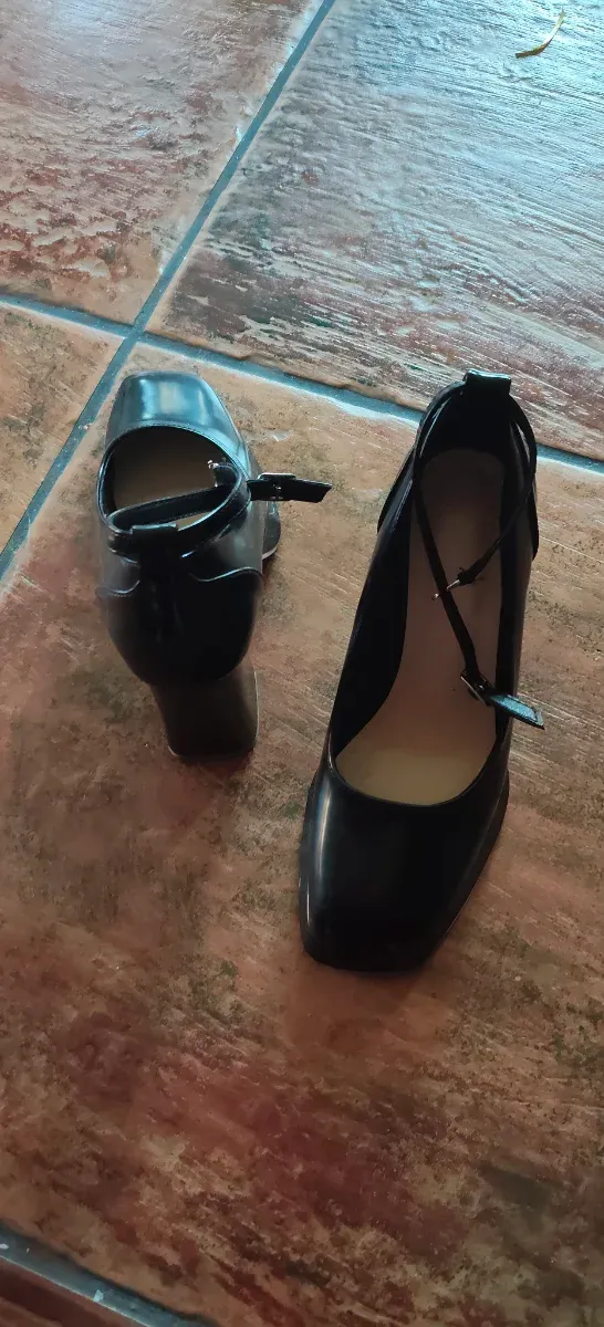 Zapatos de tacón negros
