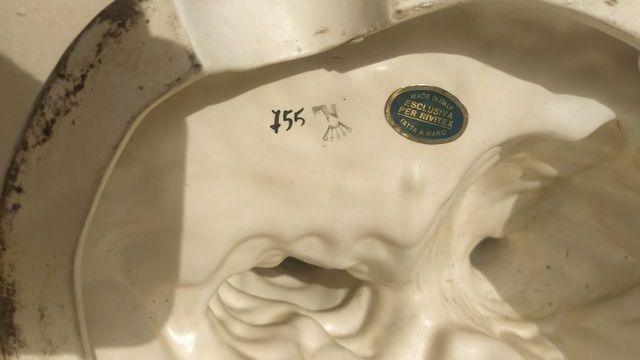 Figura Cerâmica Casal Tocando Violão